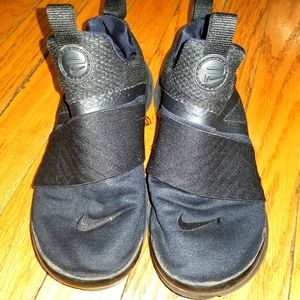 Black Kids Nikes Sz 2